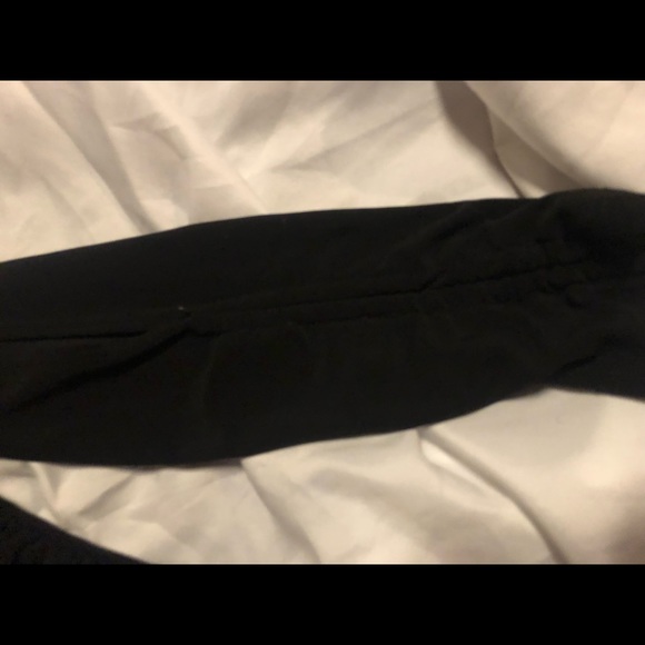 XS, belly scrunch, V crossover, crop top - Picture 3 of 3